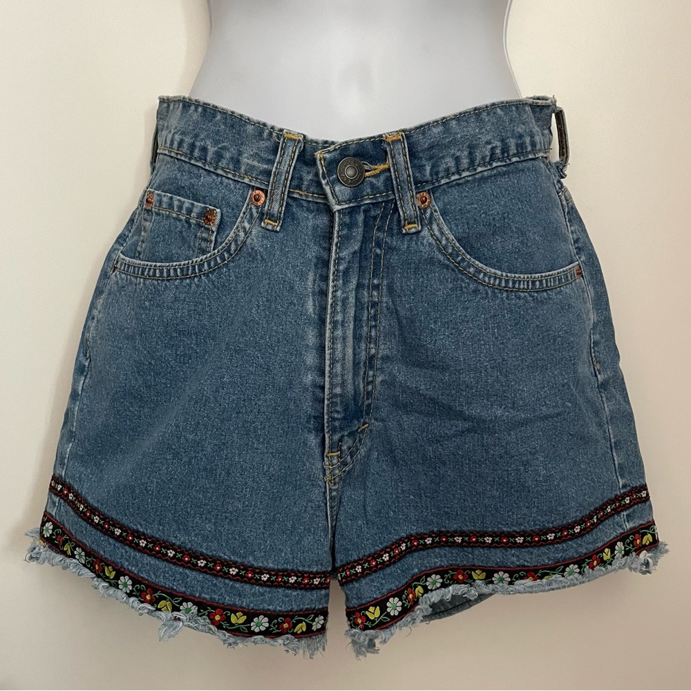 Thrifted Jordache Shorts | Marked 7/8 (Kids?) | Fit like an XXS-XS | Floral Trim